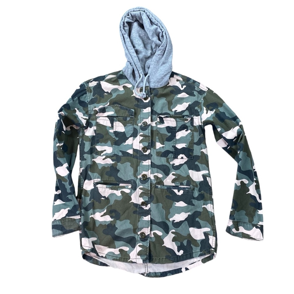 Woman’s Divided camouflage barn style jacket size 2
